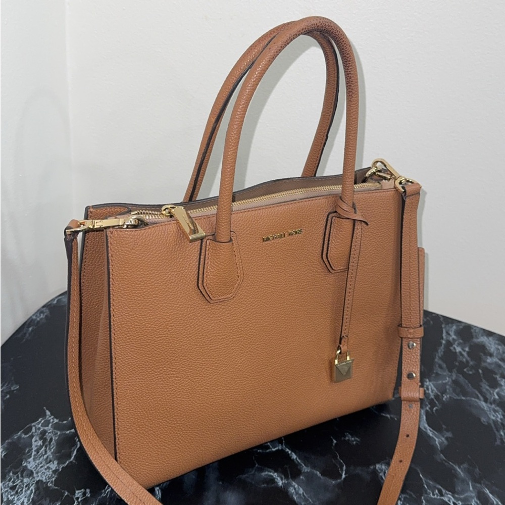 MICHAEL KORS Women's Mercer Large Accordion Tote Bag Acorn Brown AUTHENTIC - Picture 2 of 16